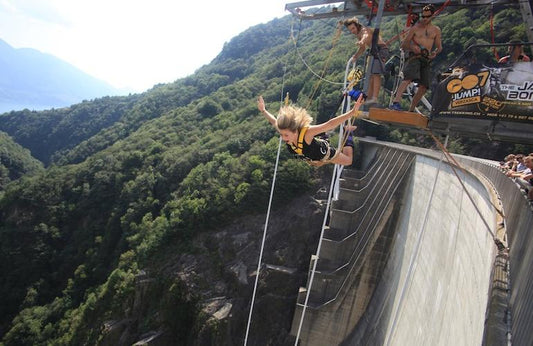 007 Bungy | Verzasca Dam | 721 feet
