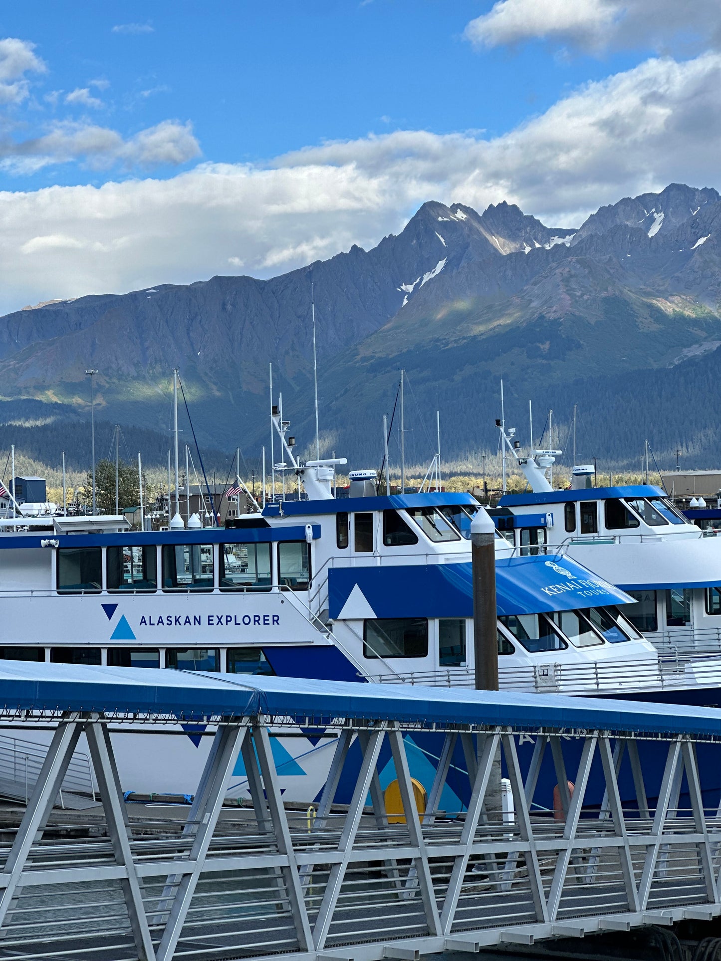 Alaska Unleashed: Fall’s Wild Symphony