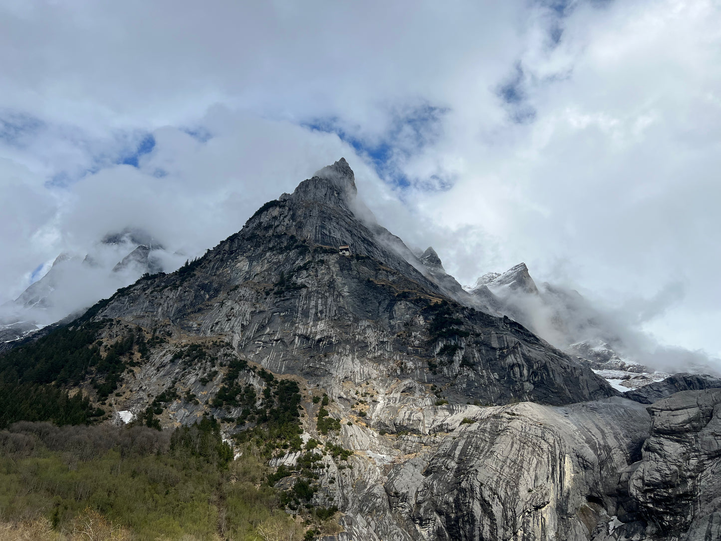 Alpine Thrill: High-Adrenaline Summer in Switzerland