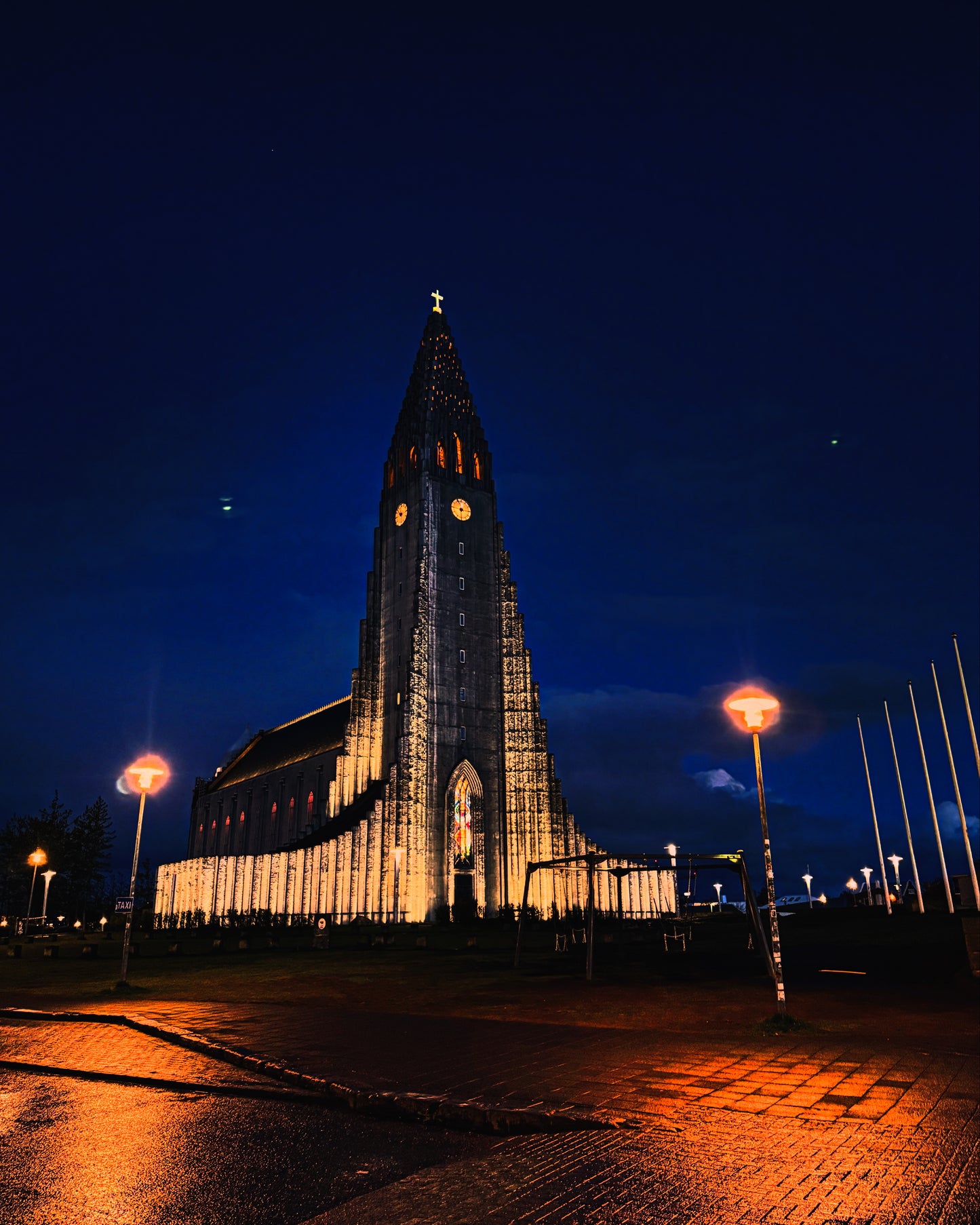 Aurora Quest: Chasing Northern Lights in Iceland
