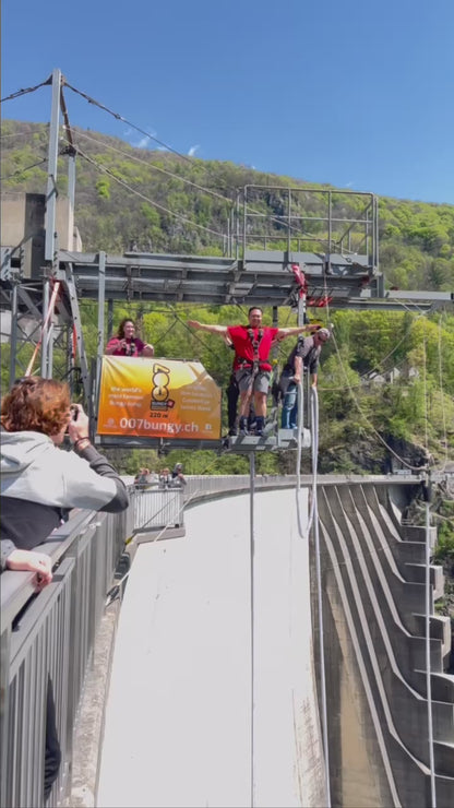 007 Bungy | Verzasca Dam | 721 feet